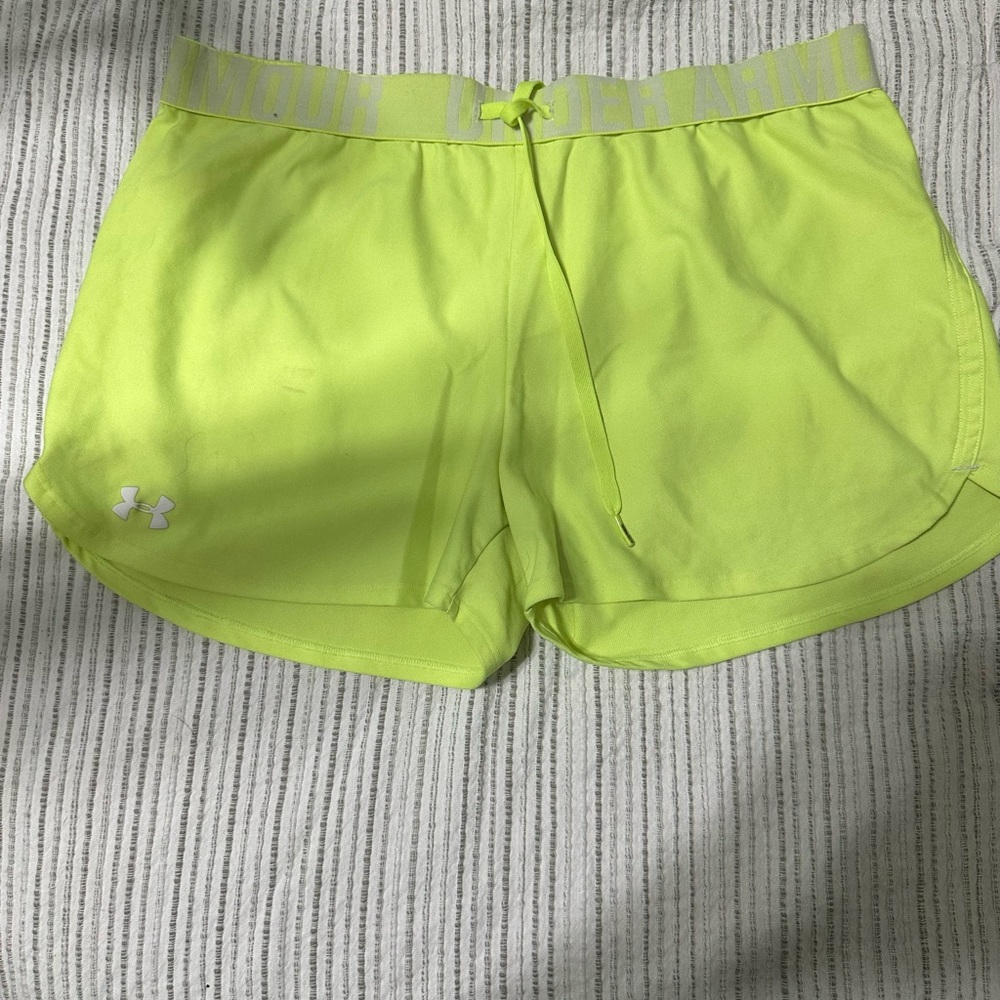 Under Armour short